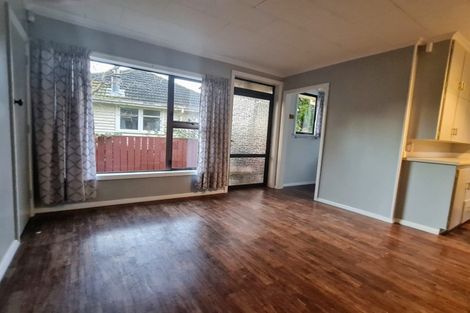 Photo of property in 12 Rochester Street, Awapuni, Palmerston North, 4412