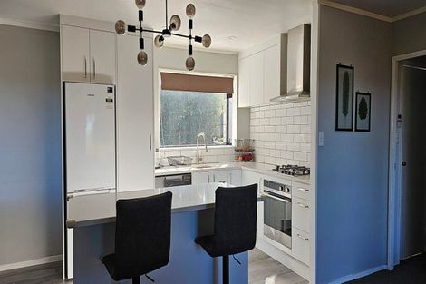 Photo of property in 30 Miriam Corban Heights, Henderson, Auckland, 0612