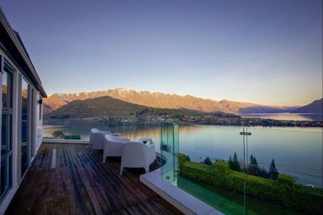Photo of property in 10 Peregrine Place, Queenstown, 9300