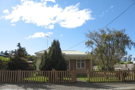 Photo of property in 18 Ruataniwha Street, Waipawa, 4210