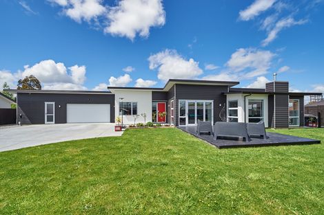 Photo of property in 59 Liberty Grove, Kelvin Grove, Palmerston North, 4414