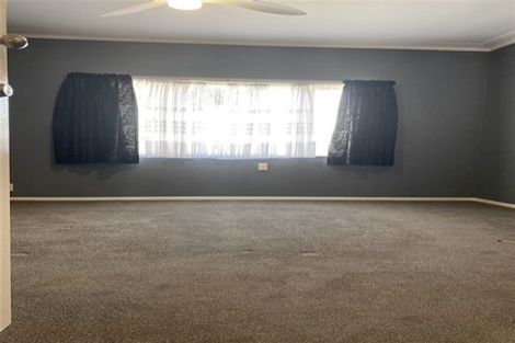 Photo of property in 32 Grove Road, Papakura, 2110