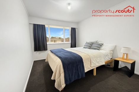 Photo of property in 2 May Avenue, Te Atatu South, Auckland, 0610