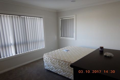 Photo of property in 50 Colliston Rise, Pinehill, Auckland, 0632