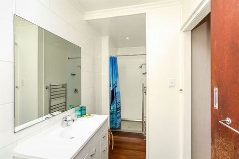 Photo of property in 2 Karamu Street, Strandon, New Plymouth, 4312