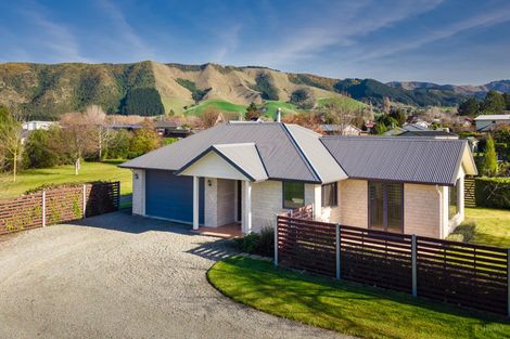 Photo of property in 14 Hillary Street, Waimate, 7924