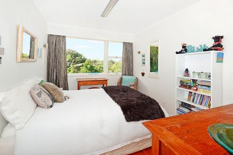 Photo of property in 75 Lake Road, Northcote, Auckland, 0627