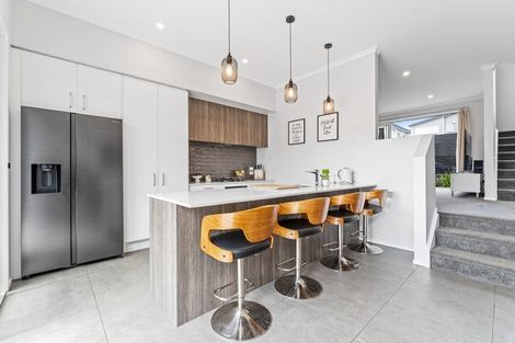Photo of property in 48 Karepiro Drive, Stanmore Bay, Whangaparaoa, 0932