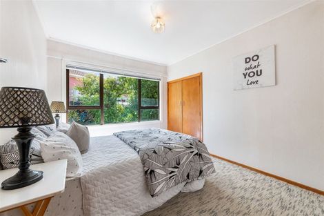 Photo of property in 8 Boler Place, New Lynn, Auckland, 0600
