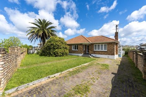 Photo of property in 86 Mcleod Road, Te Atatu South, Auckland, 0610