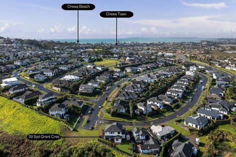 Photo of property in 39 Syd Grant Crescent, Orewa, 0931