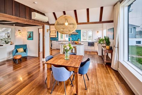 Photo of property in 336 The Esplanade, Island Bay, Wellington, 6023