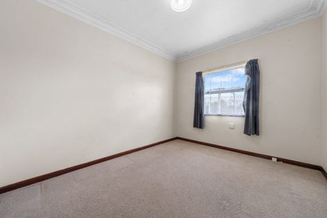 Photo of property in 4 Kenderdine Road, Papatoetoe, Auckland, 2025