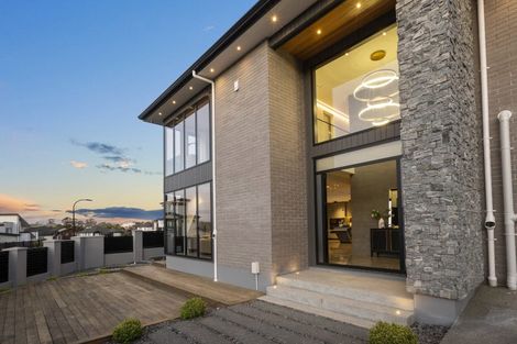 Photo of property in 38 Fernhill Way, Oteha, Auckland, 0632