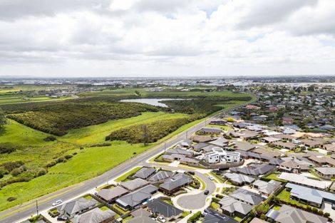 Photo of property in 8 Manawaroa Close, Grandview Heights, Hamilton, 3200