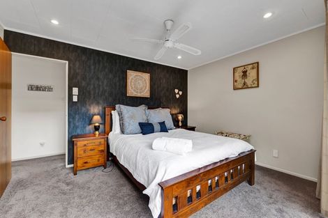 Photo of property in 5 Ruskin Place, Westown, New Plymouth, 4310