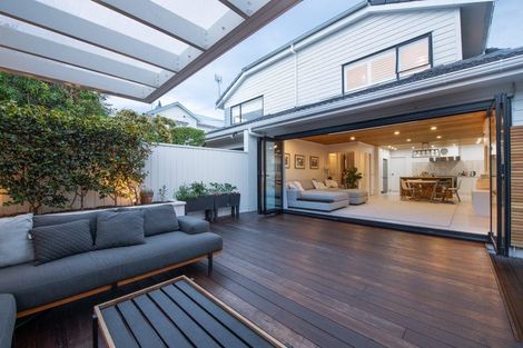 Photo of property in 1/5 Park Avenue, Takapuna, Auckland, 0622
