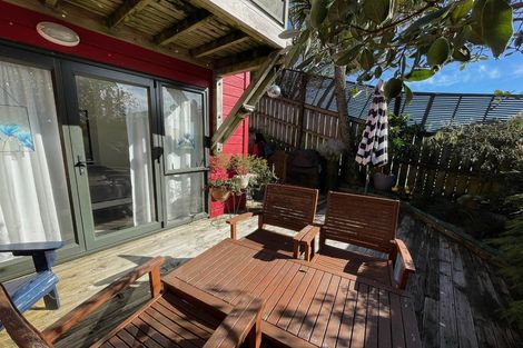 Photo of property in 2a Donald Crescent, Karori, Wellington, 6012