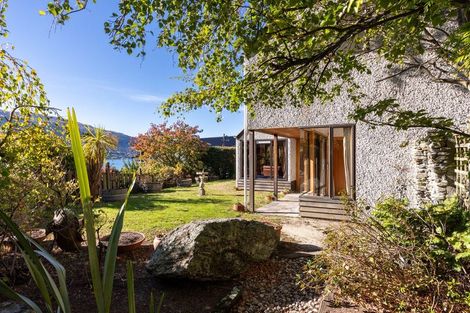 Photo of property in 75 Cedar Drive, Kelvin Heights, Queenstown, 9300