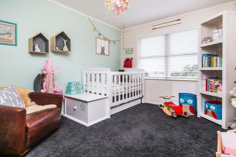 Photo of property in 34 South Lynn Road, Titirangi, Auckland, 0604