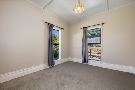 Photo of property in 62 Waikawa Road, Picton, 7220