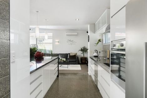 Photo of property in 32b Oceanview Road, Mount Maunganui, 3116
