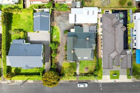 Photo of property in 6 Shortland Street, Regent, Whangarei, 0112