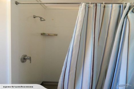 Photo of property in 3 Merritt Way, Newlands, Wellington, 6037