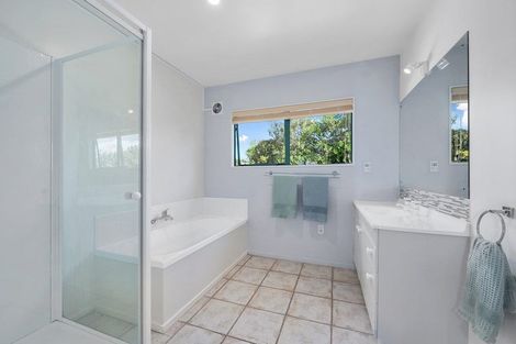 Photo of property in 5 Castaway Place, Gulf Harbour, Whangaparaoa, 0930
