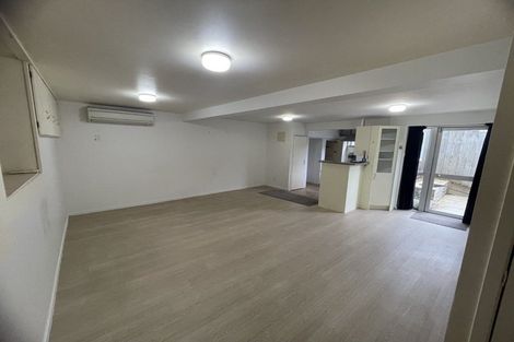 Photo of property in 24 Katrina Place, Massey, Auckland, 0614