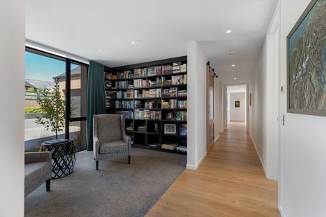 Photo of property in 14 Deans Drive, Wanaka, 9305