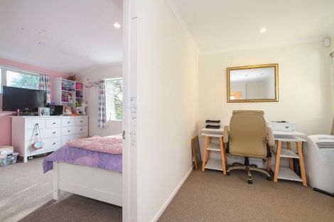 Photo of property in 40 Roberts Road, Glenfield, Auckland, 0629
