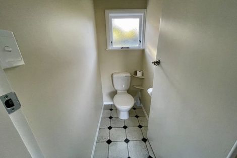 Photo of property in 19 Vista Crescent, Maoribank, Upper Hutt, 5018