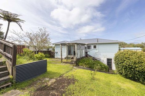 Photo of property in 3 Wiremu Place, Blagdon, New Plymouth, 4310