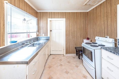 Photo of property in 1 Manuka Street, Castlecliff, Whanganui, 4501