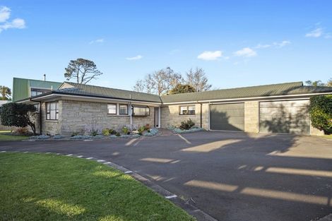 Photo of property in 8 Koromiko Place, Waiuku, 2123