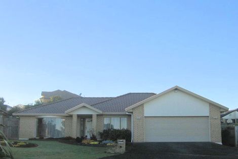 Photo of property in 1/9 Balbriggan Rise, Dannemora, Auckland, 2016