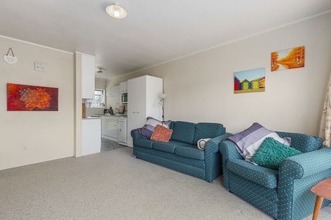 Photo of property in 2/10 Roseburn Place, Pakuranga, Auckland, 2010