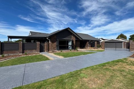 Photo of property in 2 Pyatt Place, Redwood, Christchurch, 8051
