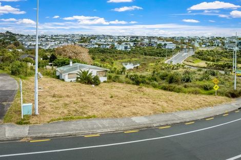 Photo of property in 1088 Beach Road, Torbay, Auckland, 0630