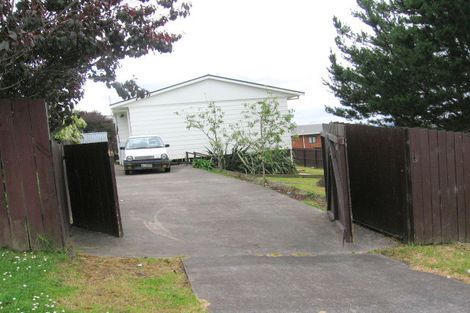 Photo of property in 35 Maywood Crescent, Glen Eden, Auckland, 0602