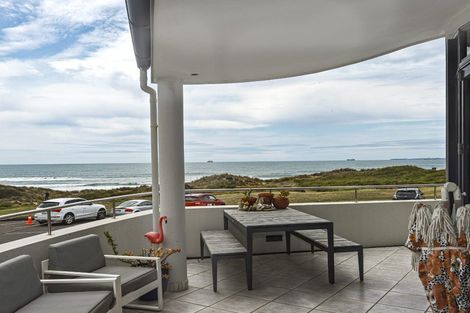 Photo of property in 203 Marine Parade, Mount Maunganui, 3116