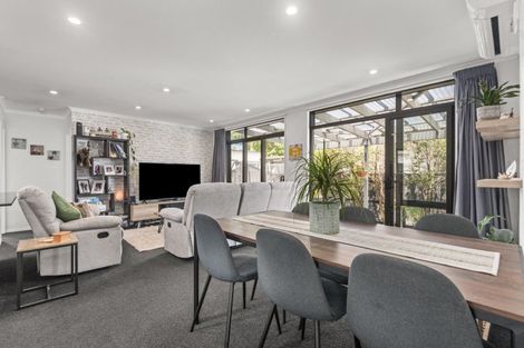 Photo of property in 54 Exeter Crescent, Takaro, Palmerston North, 4412