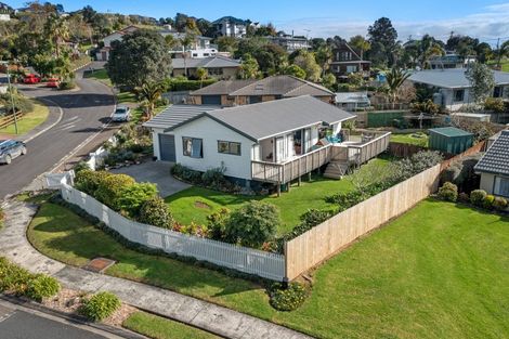 Photo of property in 2 Kassa Rise, Helensville, 0800