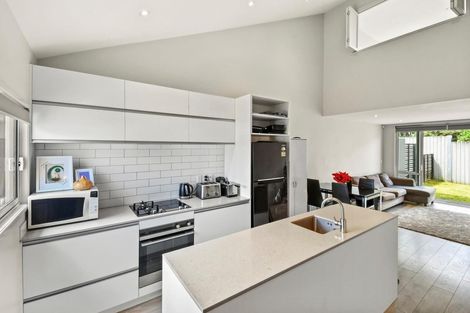 Photo of property in 14 Patiti Parade, Mangere Bridge, Auckland, 2022