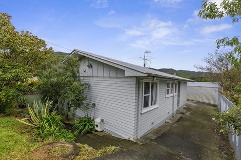 Photo of property in 4 Parenga Street, Wainuiomata, Lower Hutt, 5014