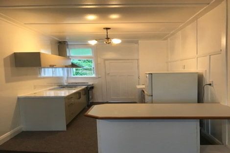 Photo of property in 46 Queens Drive, Lyall Bay, Wellington, 6022