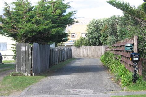 Photo of property in 138 Tutere Street, Waikanae Beach, Waikanae, 5036