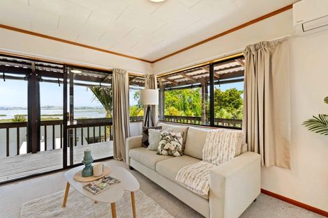 Photo of property in 70 West View Crescent, Onerahi, Whangarei, 0110