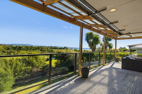 Photo of property in 64 Sereno Vista, Bellevue, Tauranga, 3110